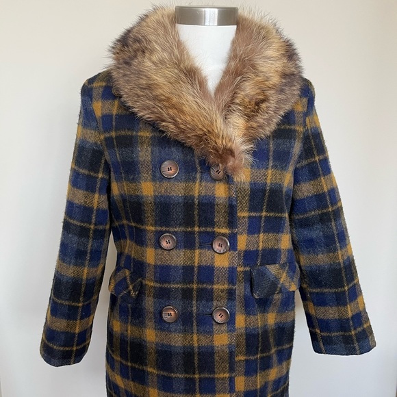 1970s Wool Plaid Winter Coat, Quilted Lining - Picture 2 of 15